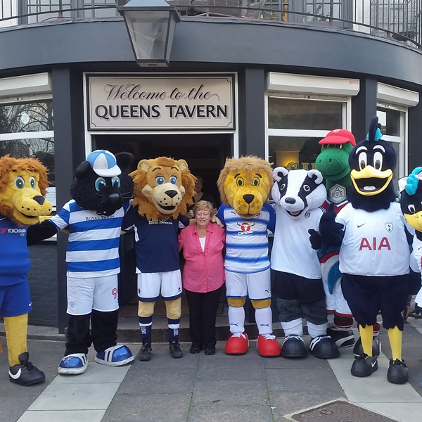 mascots-at-queens-head